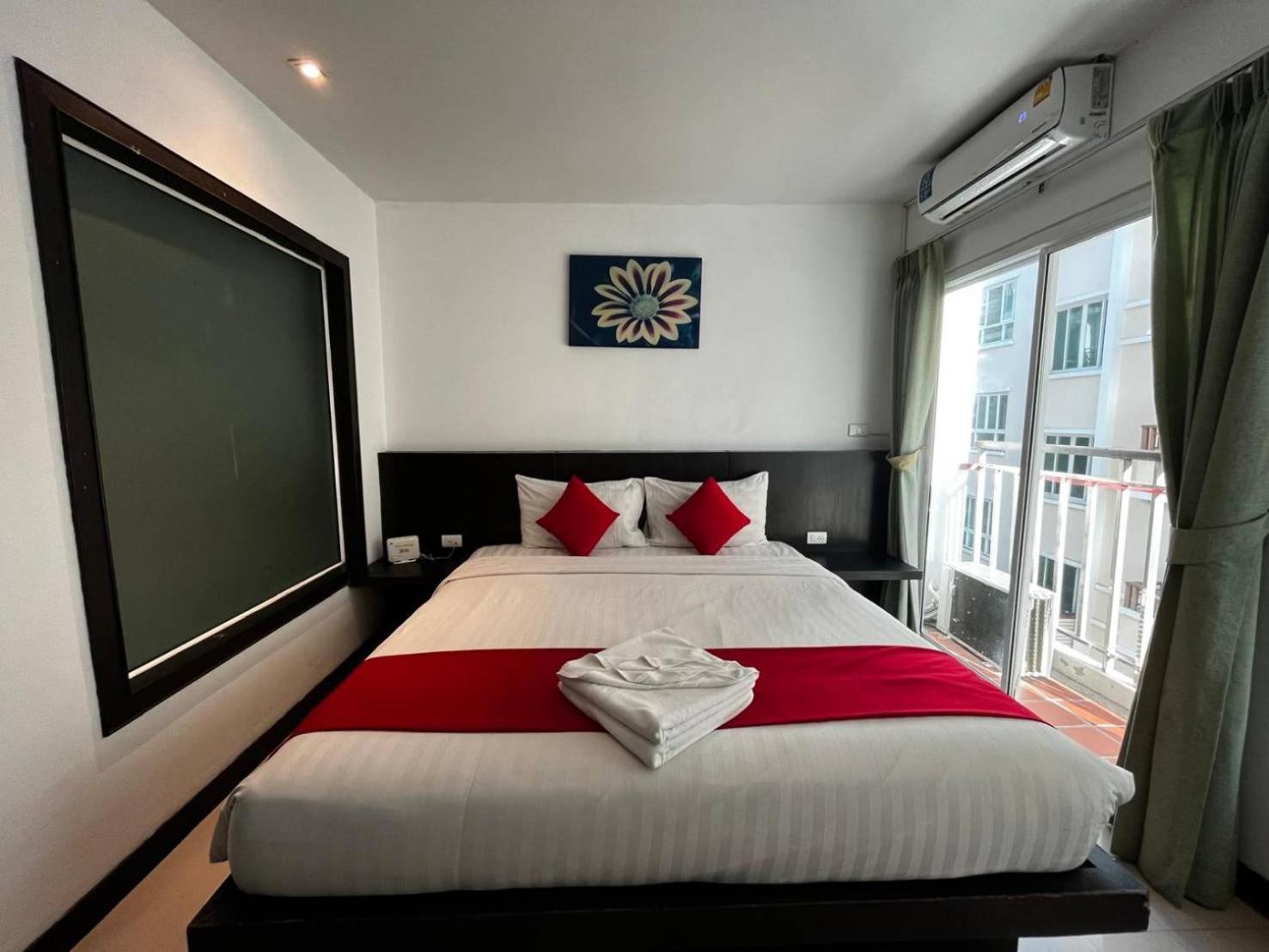 Cocoon Apk Resort & Spa Patong Exterior photo
